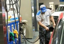 YPF baja el precio de la nafta: cuándo se aplica el descuento