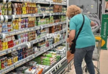 Consumo masivo cayó 5,1% en marzo y marcó su peor dato en 14 meses