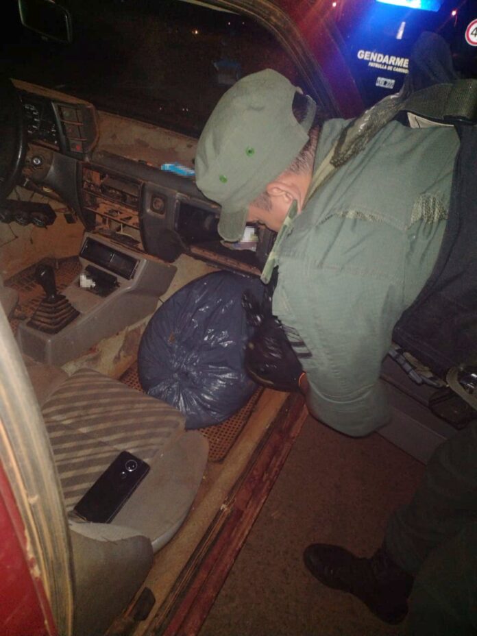 Secuestran más de 10 kilos de marihuana que eran trasladados en un automóvil (1)