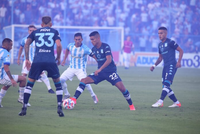 racing-vs-atletico-tucuman-pronosticos-predicciones-cuotas-previa-apuestas-FN2HdIZXoAYbxG1-scaled