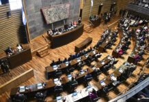Dos diputados confirmaron que eran obligados a firmar una renuncia anticipada para aceptar el cargo