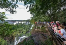 Más de un millón de turistas viajaron en el país durante el fin de semana largo