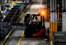 La economía en el país se desplomó 2,6% en febrero, su peor retroceso desde diciembre de 2023