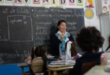 Docentes misioneros cobrarán el sueldo de abril con aumento