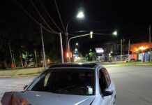 Un automovilista ebrio despistó e impactó contra un poste en Posadas