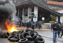 El juicio impulsado por comerciantes afectados por el acampe de la avenida Uruguay tiene sentencia