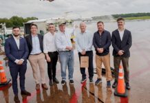 Passalacqua acompañó la llegada del primer vuelo directo Lima – Iguazú