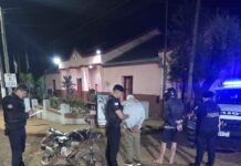 La Policía arrestó a dos hombres armados y secuestró una motocicleta en Eldorado