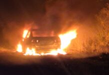 Vehículo fue consumido por un incendio en Cerro Corá