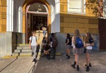 El Instituto Roque González prohibirá el uso de celulares en el aula