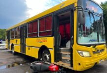 Colisión entre un colectivo y una moto dejó un lesionado en Posadas