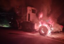 Se incendió un camión sobre la Ruta Nacional 101 en Piñalito Norte