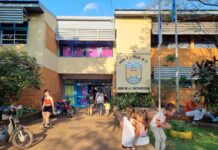 Una escuela de Candelaria se sumó a la prohibición del uso de celulares para “fortalecer la concentración”