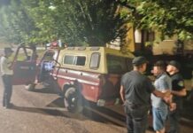 Dos hombres en estado de ebriedad fueron detenidos tras un siniestro vial y ocasionar molestias a vecinos