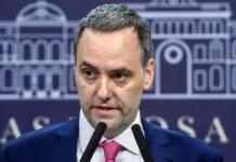 Mientras sigue el ruido alrededor de su figura, Adorni retomará este miércoles las conferencias de prensa