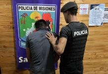 Terminó detenido tras amenazar con un machete a su vecina por los ladridos del perro