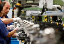 Hay dos millones de personas desocupadas o trabajando en negro en la Argentina