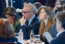 Arce y Rojas Decut renunciaron al aumento de dieta para “honrar nuestro compromiso con los misioneros”