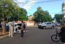 Fuerte choque y vuelco en pleno centro de Posadas