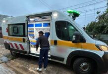 Candelaria: buscan a un motociclista que atropelló a un niño frente a una escuela y huyó