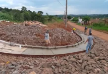 San Vicente: Vialidad Provincial asfalta el acceso a la UNAU desde la Ruta Provincial N°13