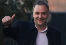 Quiénes son las dos policías de la Federal que le prestaron 100.000 dólares a Adorni