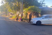 Una ciclista resultó lesionada tras ser embestida por un automóvil en Posadas