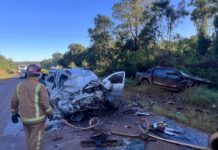Dos hombres hospitalizados tras un impactante choque frontal en El Alcázar