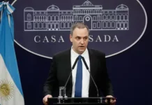 Piden la detención de Manuel Adorni por entorpecimiento de la investigación