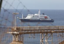 El crucero ‘Ambition’ en cuarentena: confinan a 1.700 personas en Francia tras la muerte de un pasajero