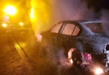 Un BMW se incendió cuando circulaba cerca del Bypass de Posadas