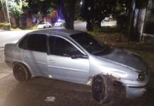 Intentaron remolcar el auto con el que chocaron y terminaron abandonándolo en Posadas