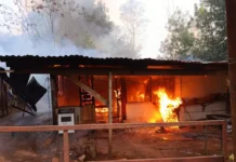 Un incendio destruyó una vivienda en San Ignacio: investigan un cortocircuito como origen