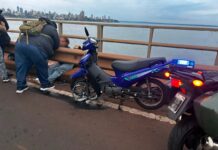 Motociclista herida tras esquivar a una camioneta que circulaba en contramano en el puente internacional