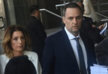 Tras renunciar a la jefatura de Gabinete, Adorni dejó el directorio de YPF