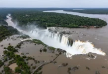 Cerraron el circuito de la Garganta del Diablo por la crecida del río Iguazú