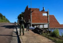 Siguen construyendo un hotel en la costa del Paraná pese a la orden de suspensión impuesta por Ecología