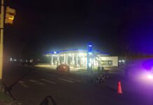 Un automóvil y una motocicleta chocaron en Posadas y uno de los ocupantes resultó lesionado