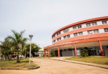 Misiones produce medicamentos personalizados para cada recién nacido en Materno Neonatal
