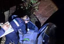 Un vehículo robado en Buenos Aires fue abandonado ante la presencia de una patrulla policial en 25 de Mayo