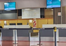 Trabajadores de Flybondi en Posadas aseguran que fueron despedidos por WhatsApp y denuncian salarios adeudados
