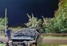 Dos hombres salieron despedidos de un auto tras chocar contra un guardarraíl en Oberá