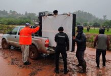La crecida de los ríos mantiene familias evacuadas, pasos fronterizos cerrados y cortes de ruta en Misiones