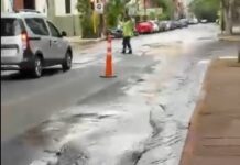 Rotura de cañería de SAMSA provoca restricción de tránsito sobre la calle Santa Fe