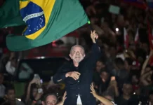 Lula da Silva ganó un histórico balotaje a Flávio Bolsonaro y gobernará Brasil por cuarta vez