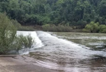 Continúa cerrado el acceso al Parque Provincial Moconá por la crecida del arroyo Yabotí
